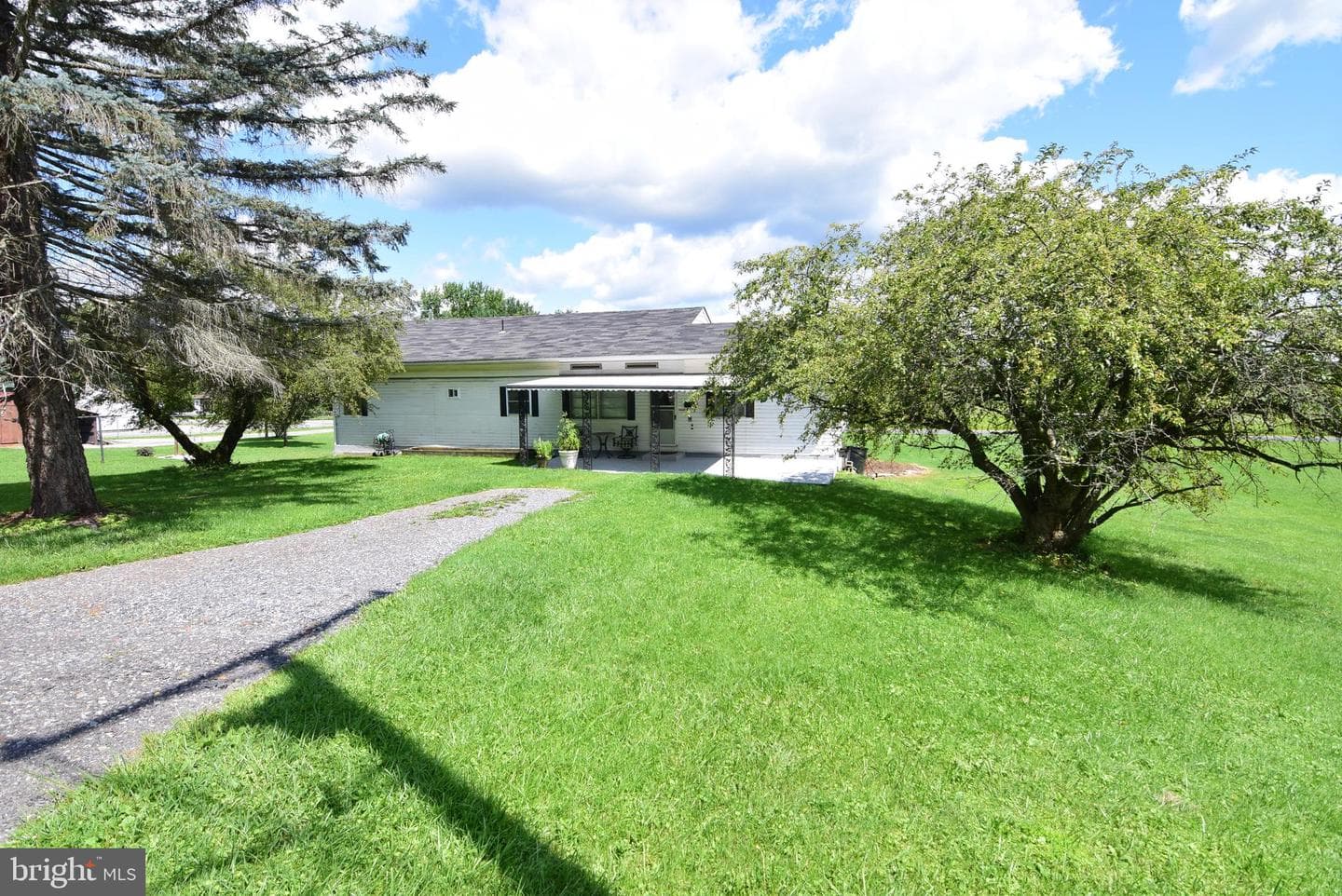 728 Laura Street photo 1