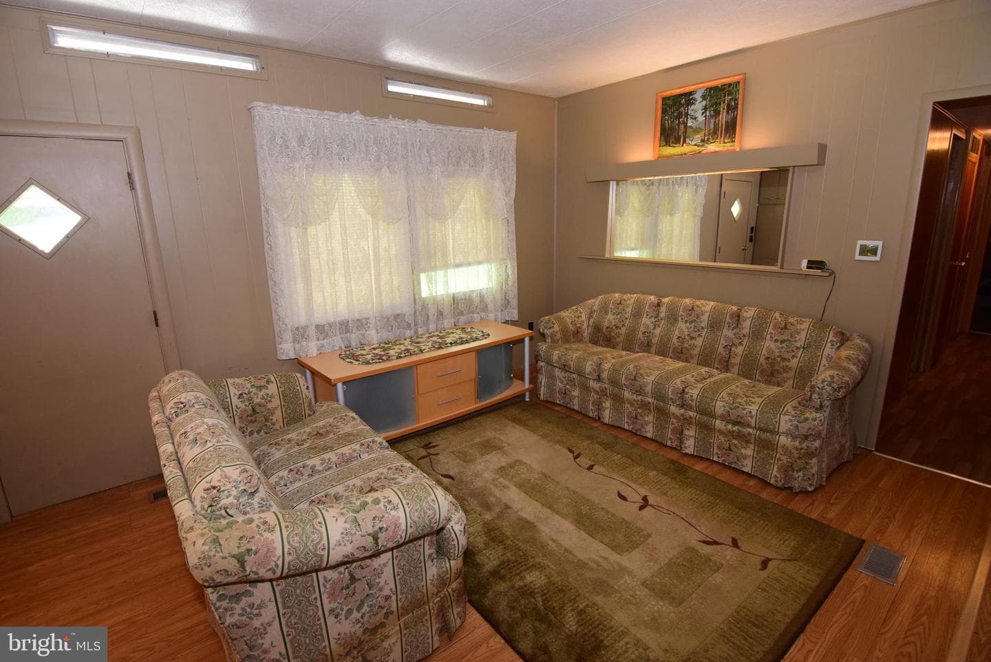728 Laura Street photo 5