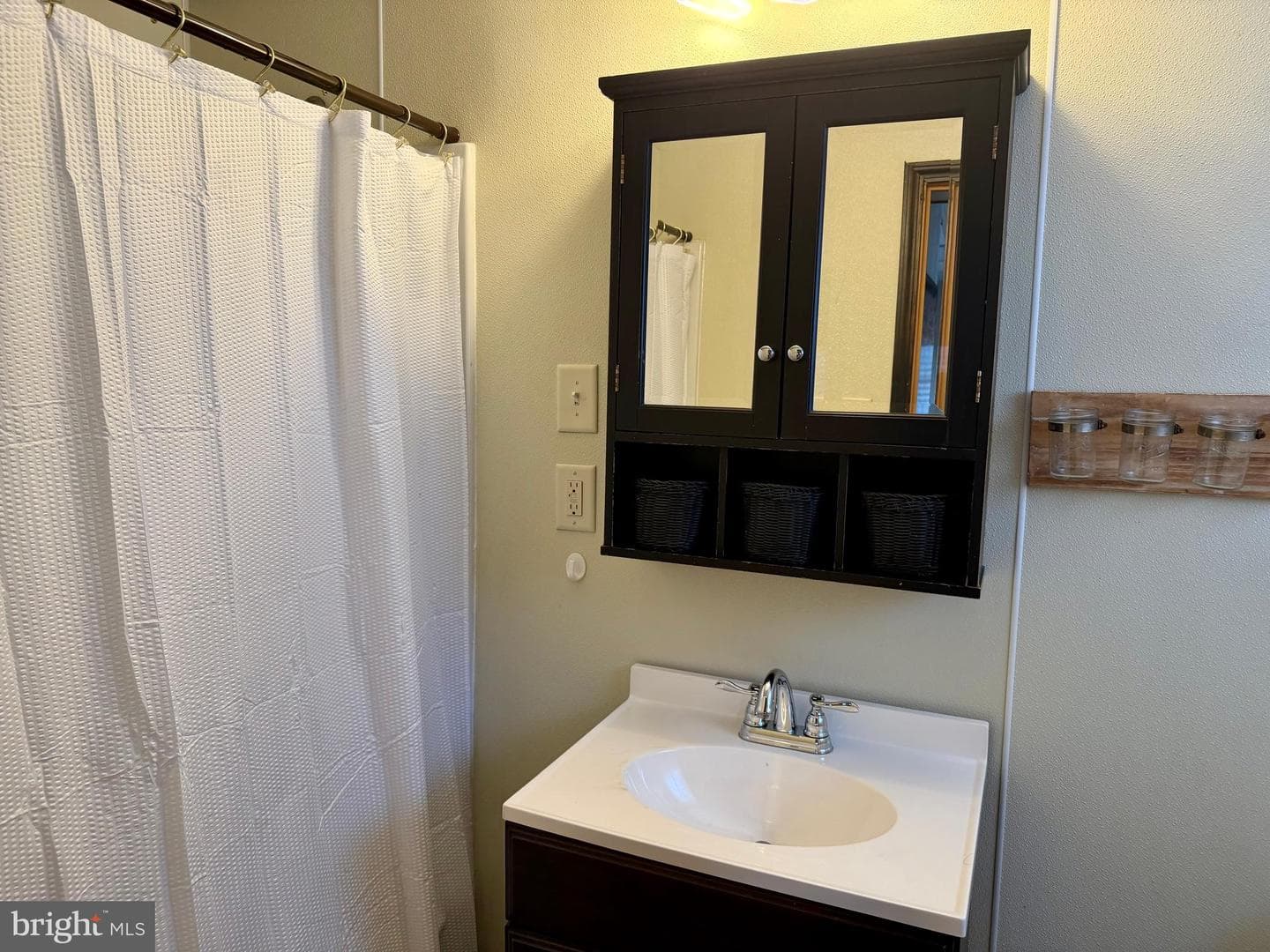 823 Mary Street photo 10