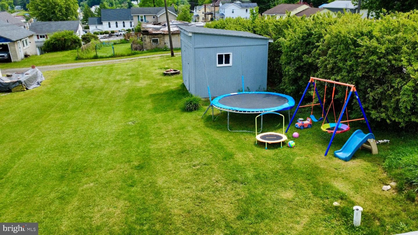 823 Mary Street photo 14