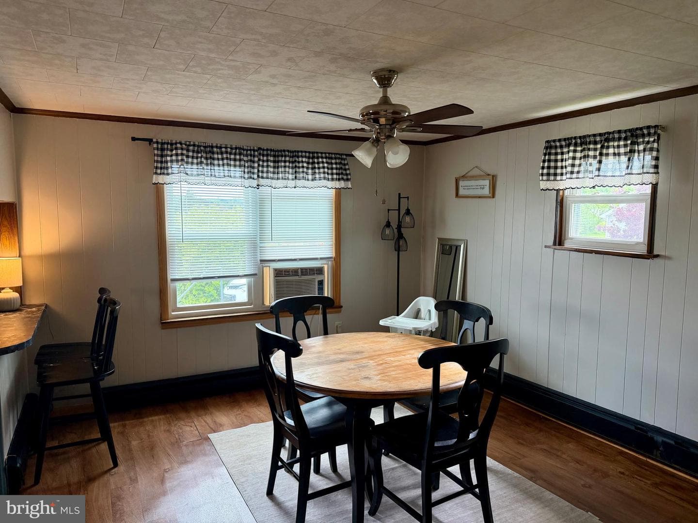 823 Mary Street photo 5