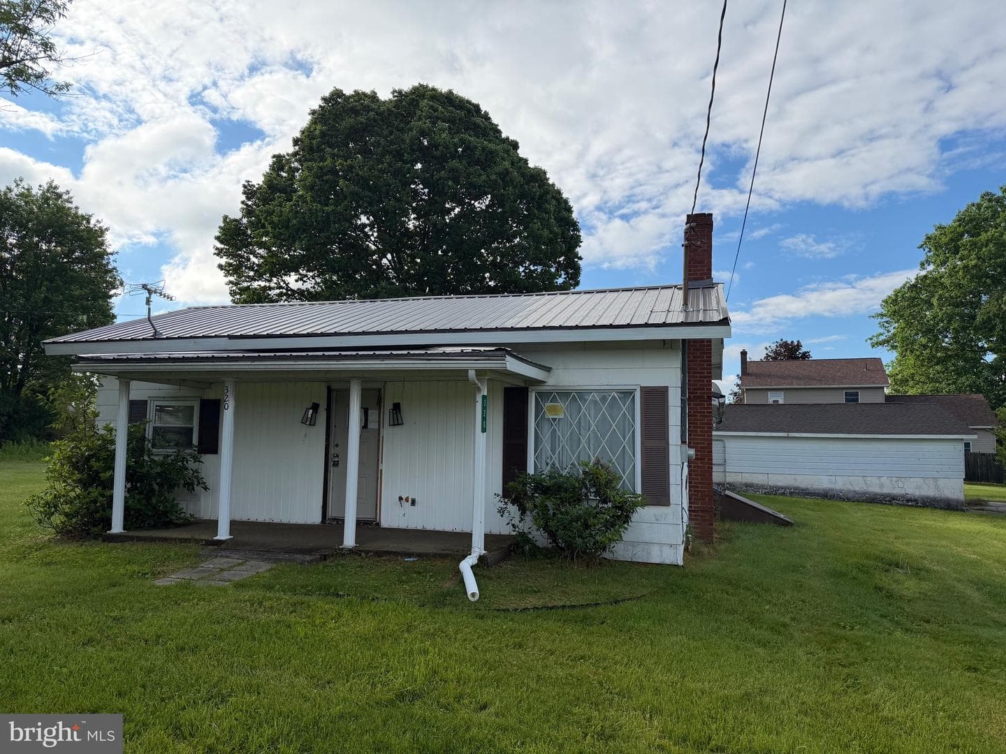 320 Telcott Street, Hawk Run