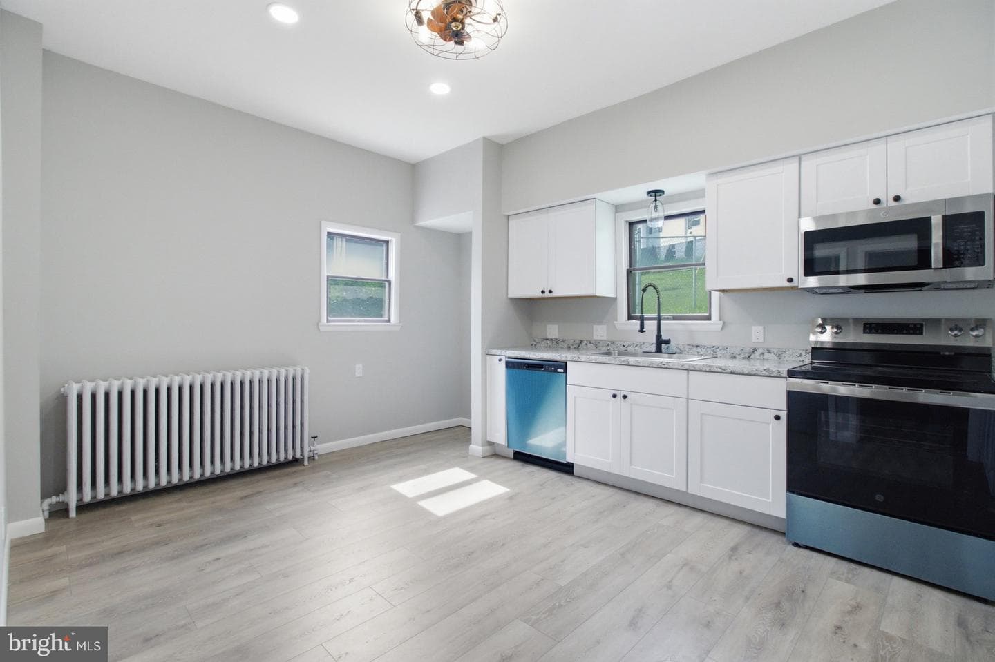 422 Hannah Street photo 6