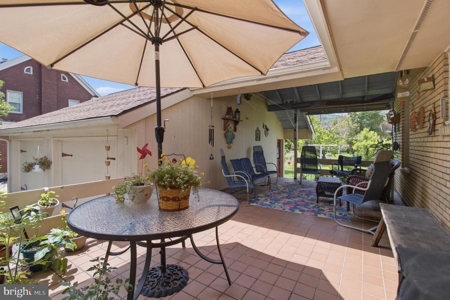 302 Nichols Street photo 6