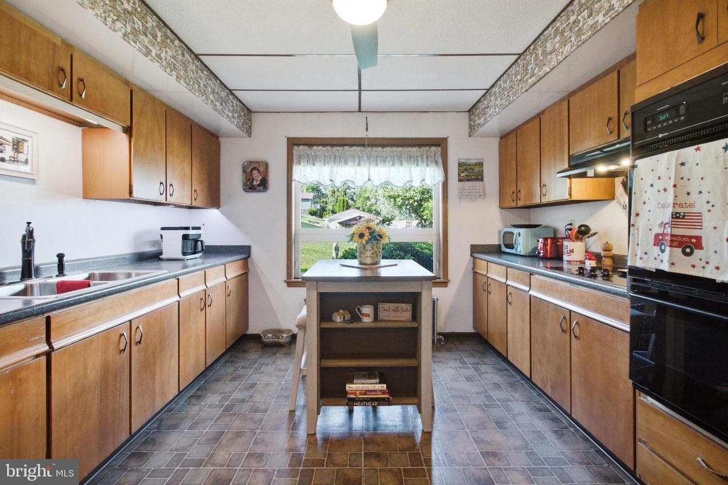 206 Elizabeth Street photo 20