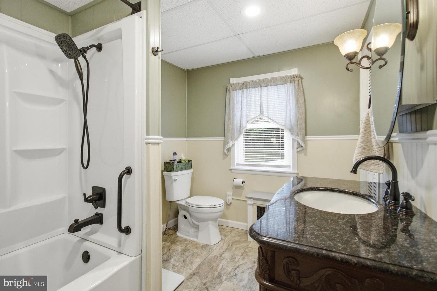 206 Elizabeth Street photo 29