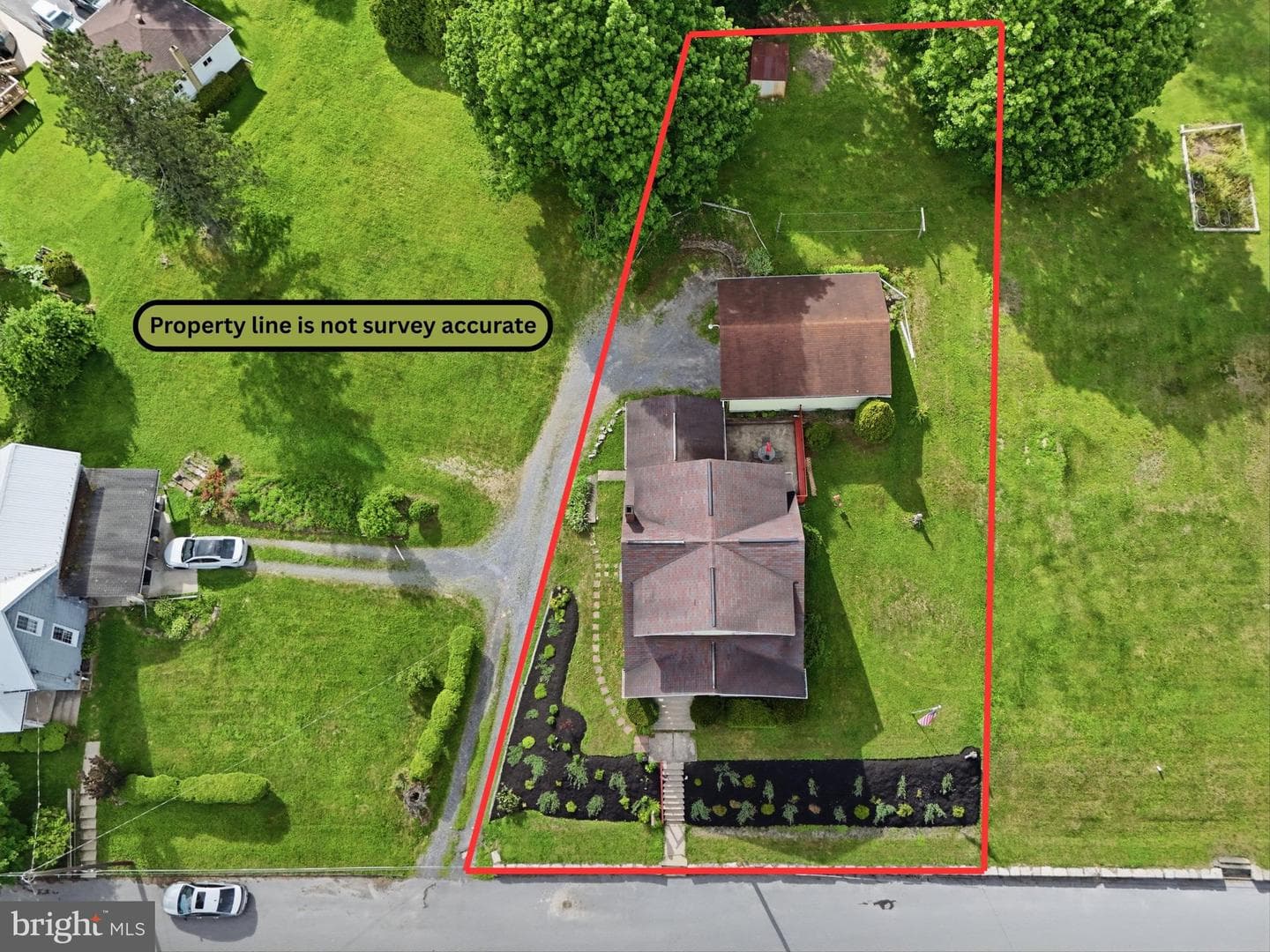 206 Elizabeth Street photo 32