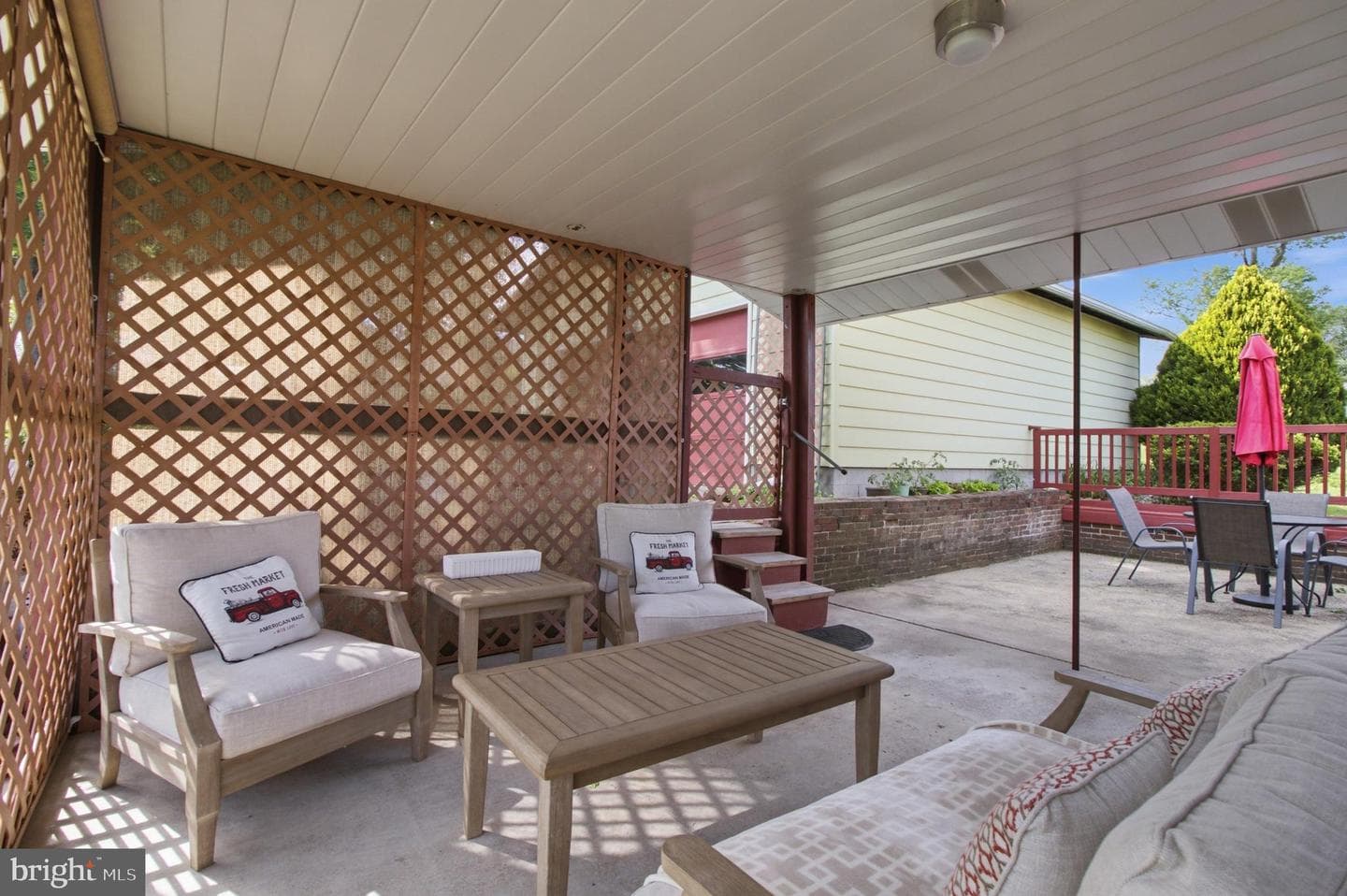 206 Elizabeth Street photo 5