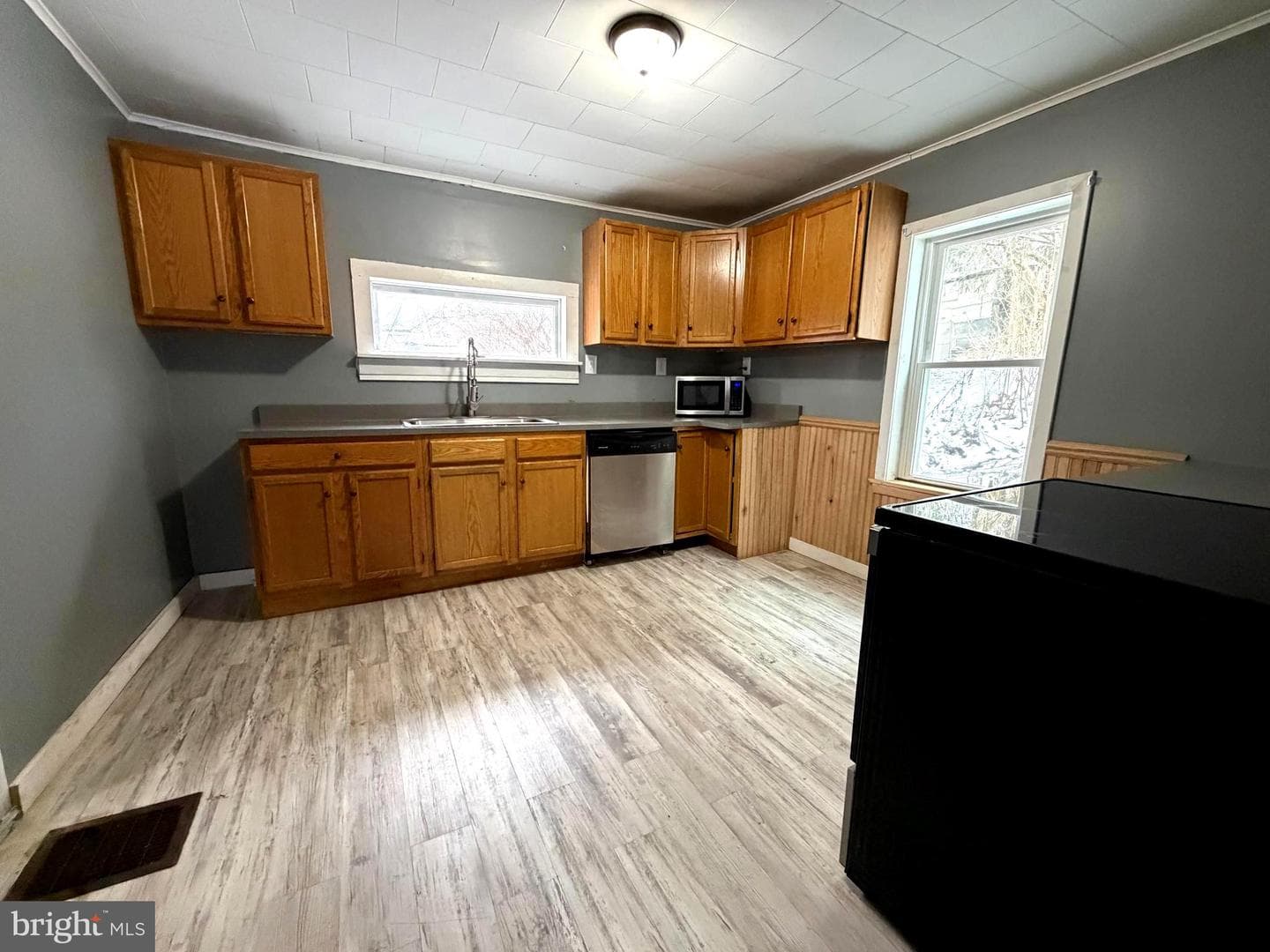 1356 Main Street, Winburne