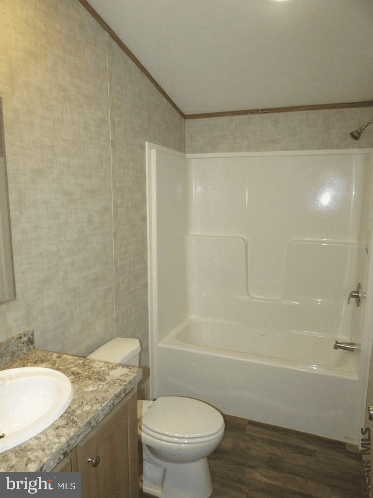 382 Hawk Lane photo 11