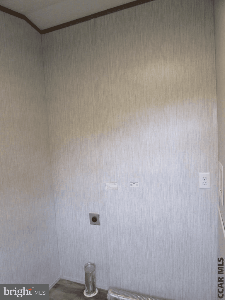 382 Hawk Lane photo 8