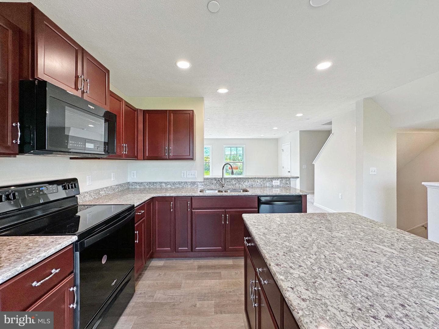 142 Highpoint Park Drive photo 4
