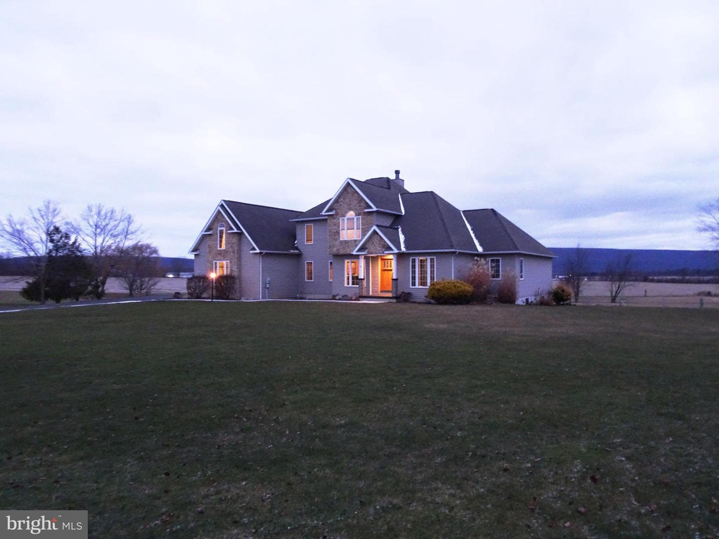 145 Summit Drive photo 2