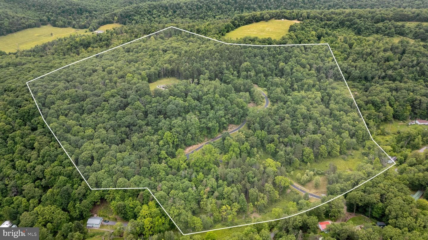 1296 Sunnyside Hollow Road, Port Matilda