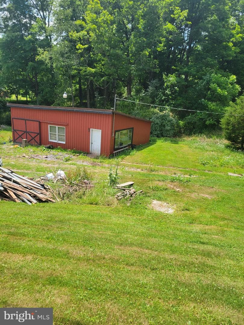 1997 Summit Hill Road photo 18