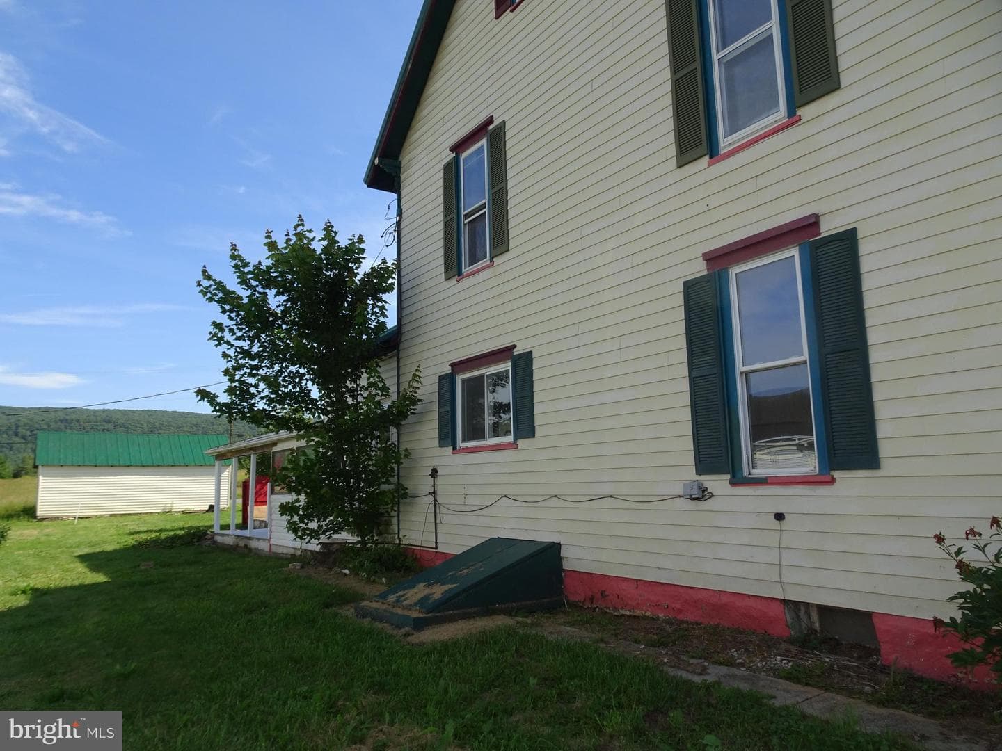 114 W Main Street photo 4