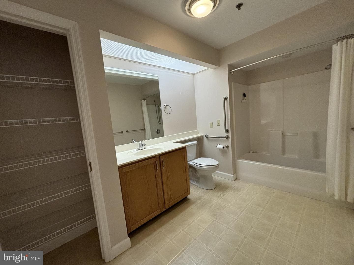 305 Village Heights Drive #222 photo 14