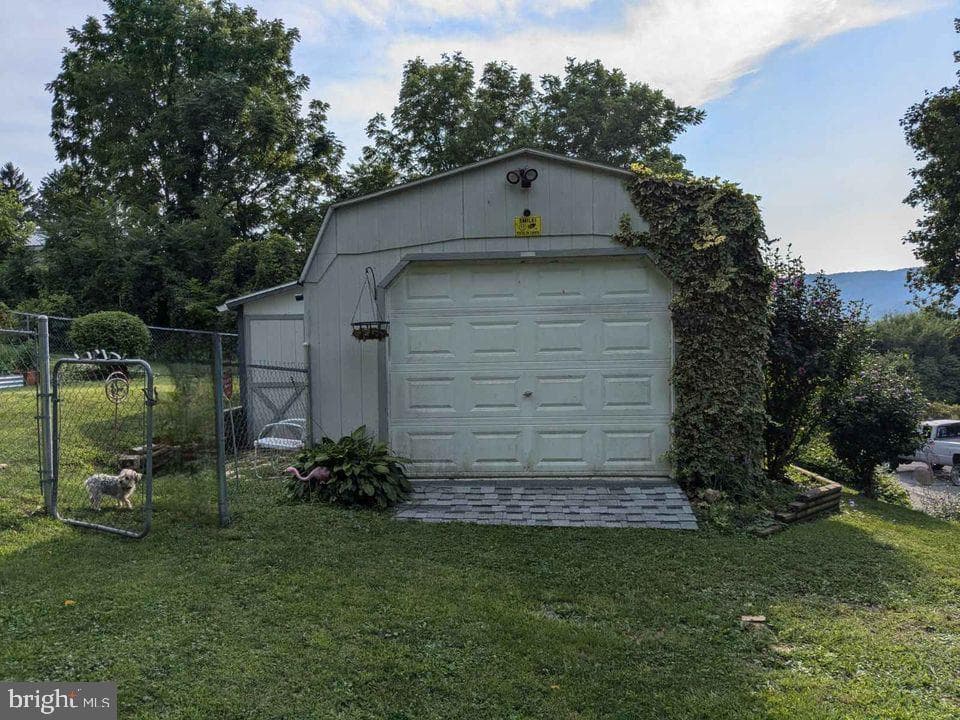 229 E Burnside Street photo 49