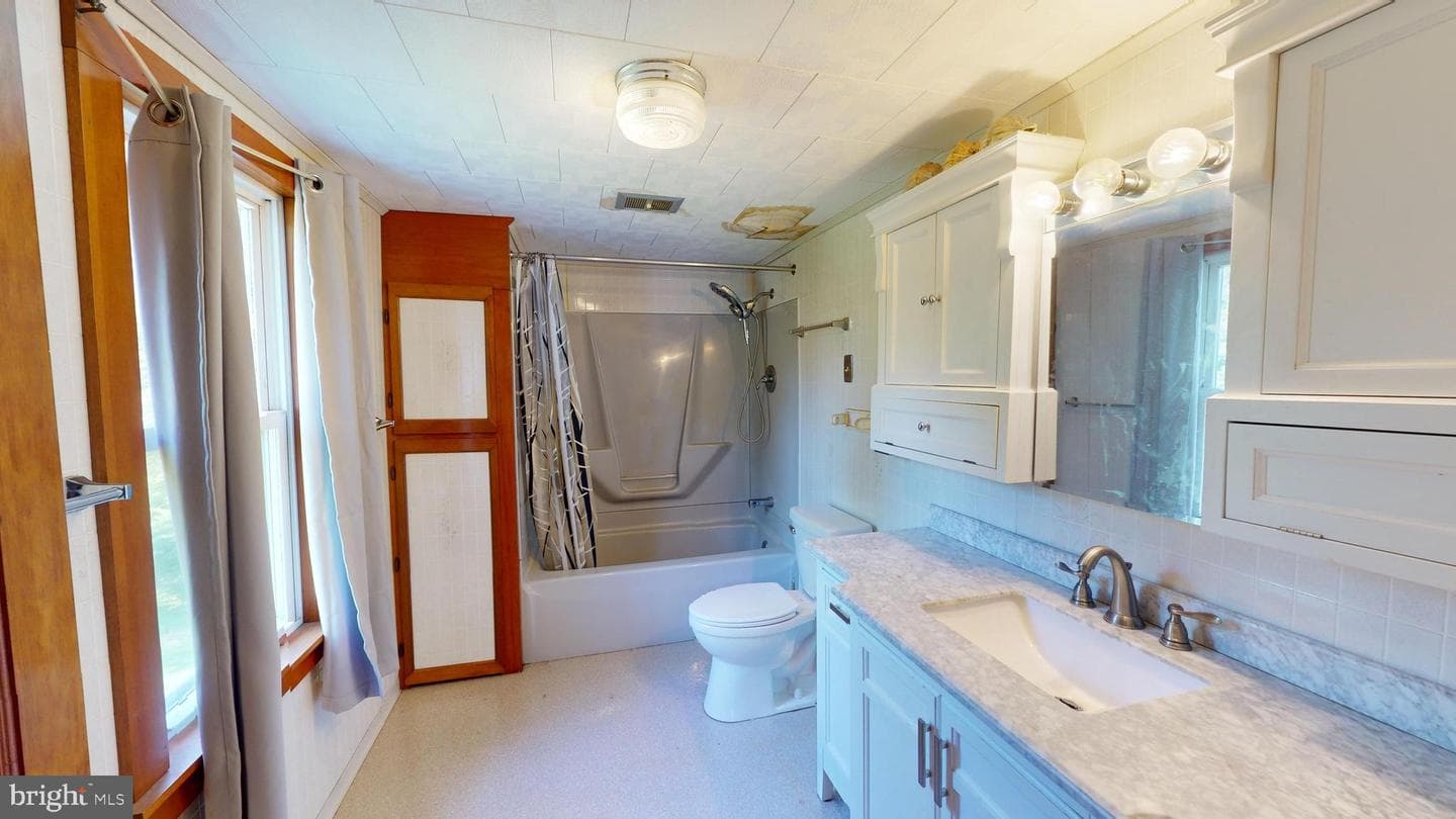 127 E Hannah Lane photo 16