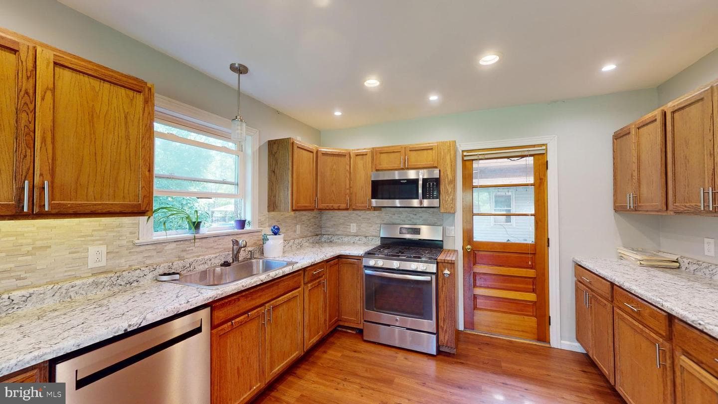 127 E Hannah Lane photo 4