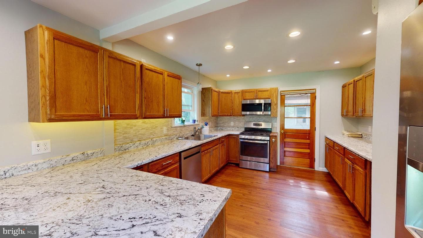 127 E Hannah Lane photo 5