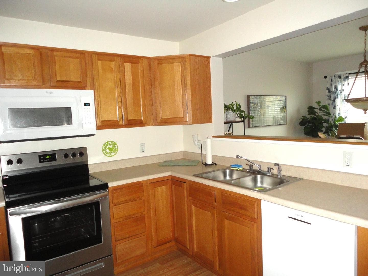 139 Winchester Court photo 7