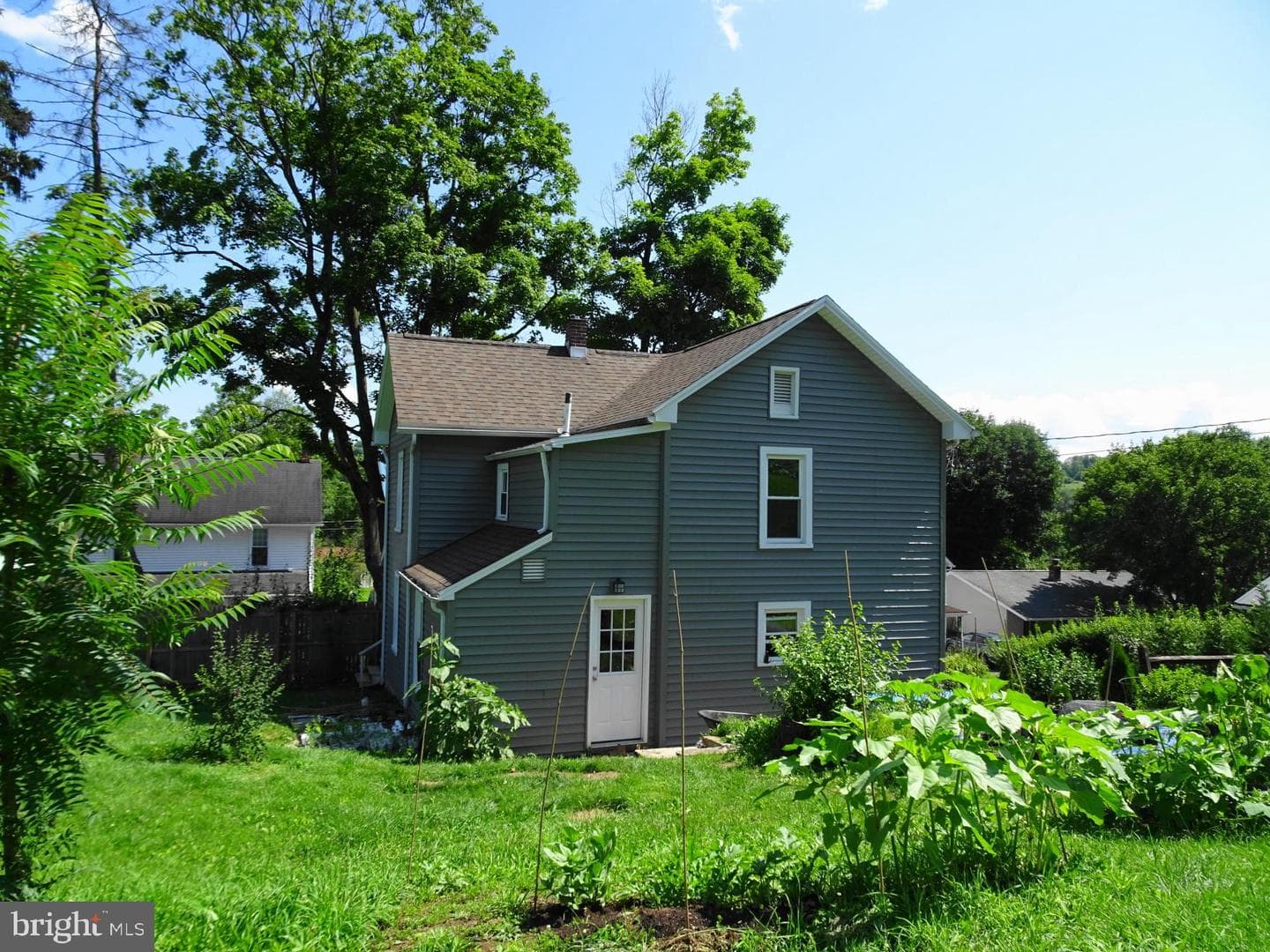 623 Fairview Street photo 3