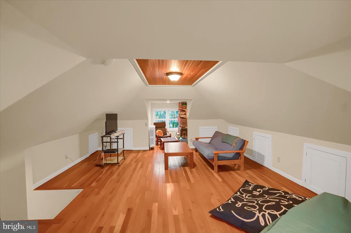 525 E Foster Avenue photo 31
