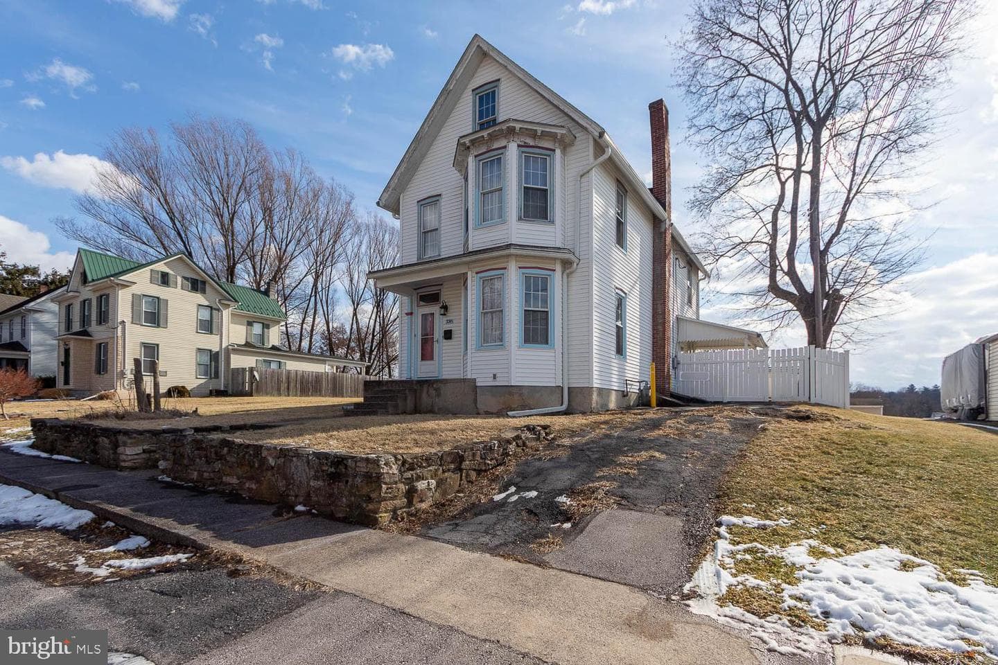 338 E Lamb Street photo 1