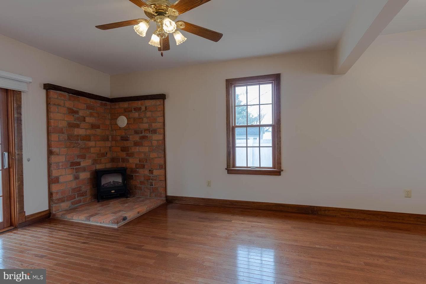 338 E Lamb Street photo 15