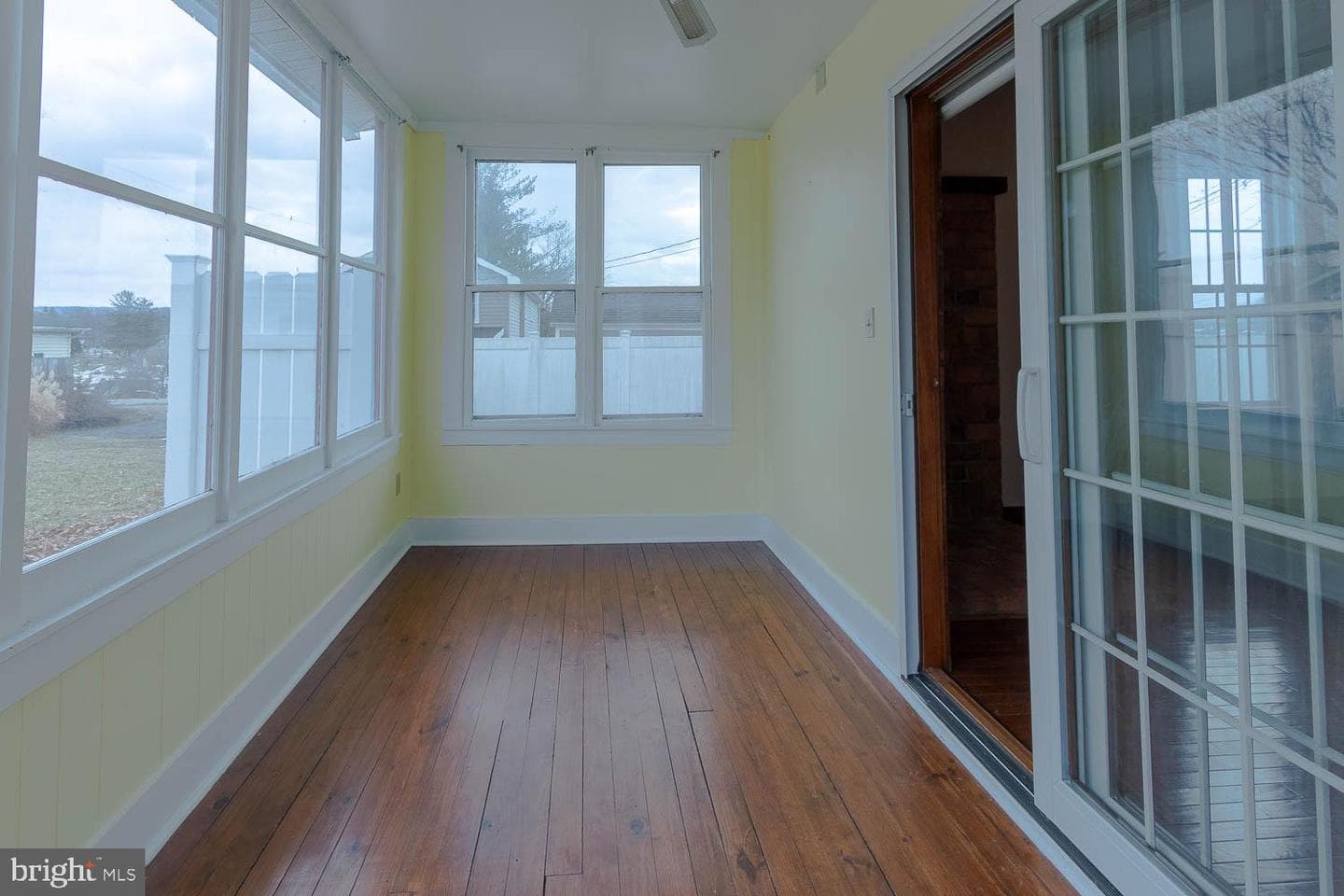 338 E Lamb Street photo 17