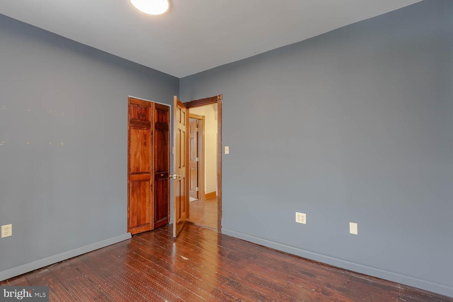 338 E Lamb Street photo 26