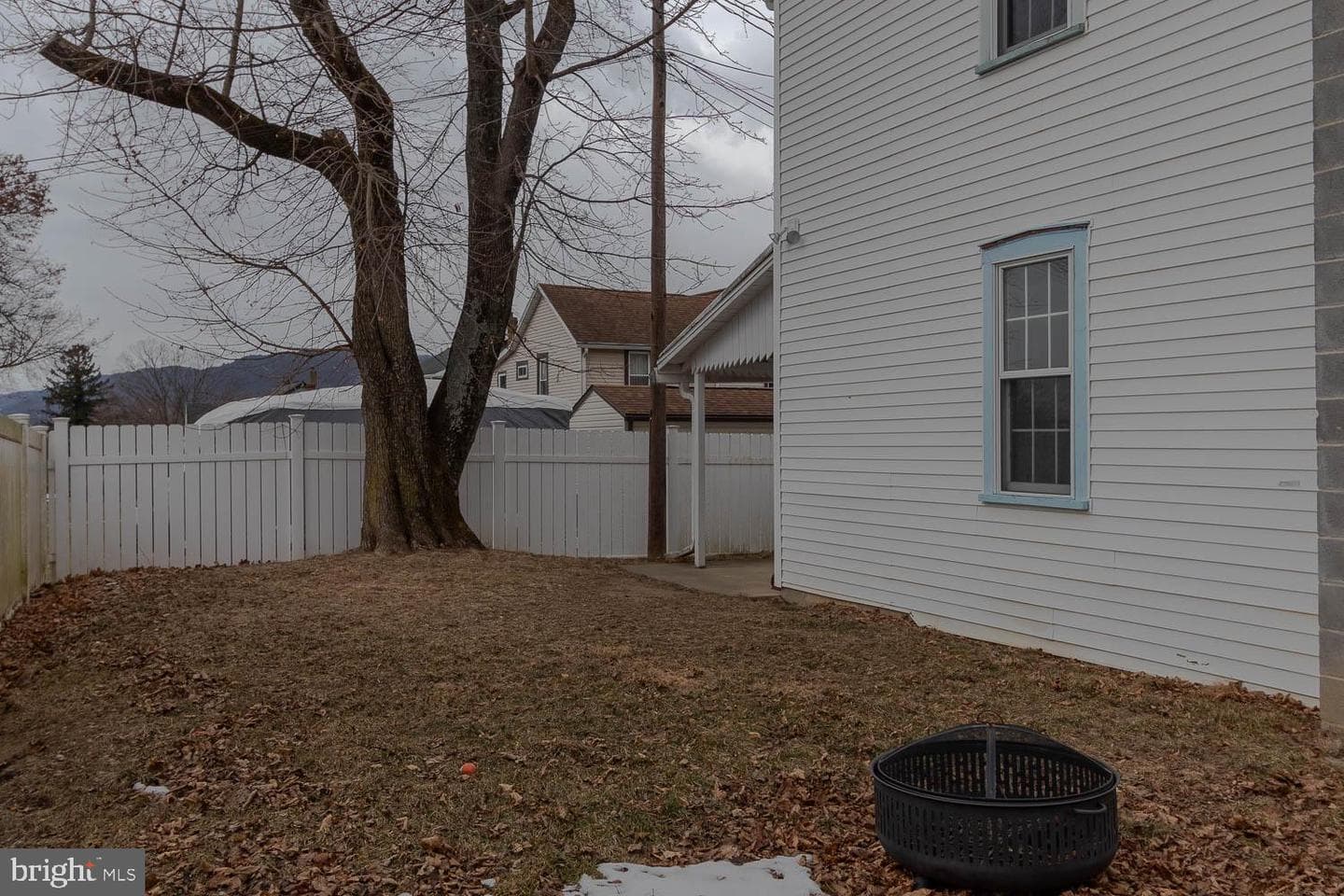 338 E Lamb Street photo 35