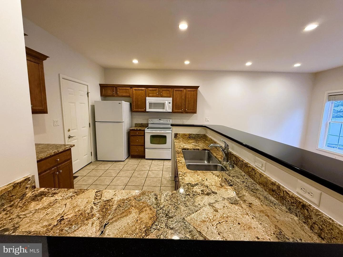187 Wiltree Court photo 5