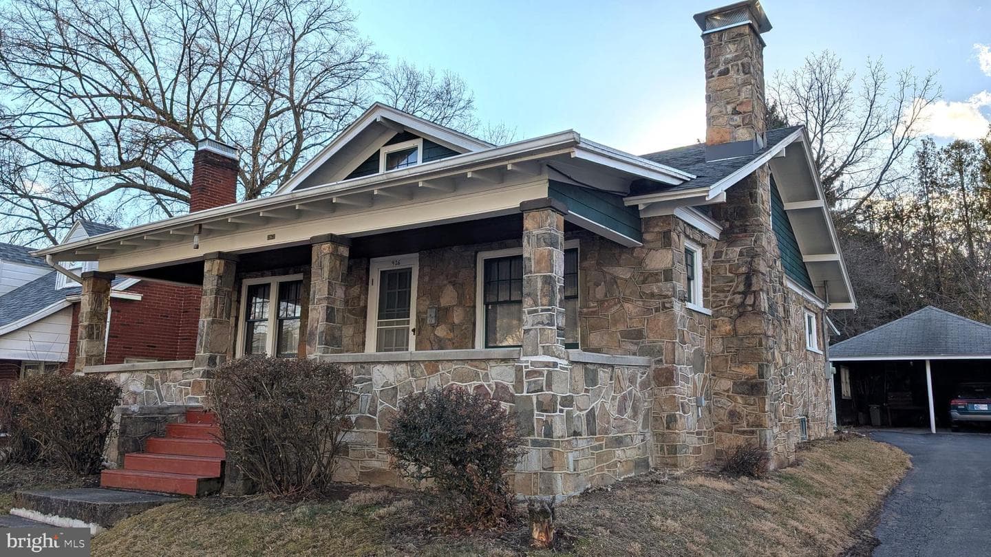 926 W Beaver Avenue photo 2