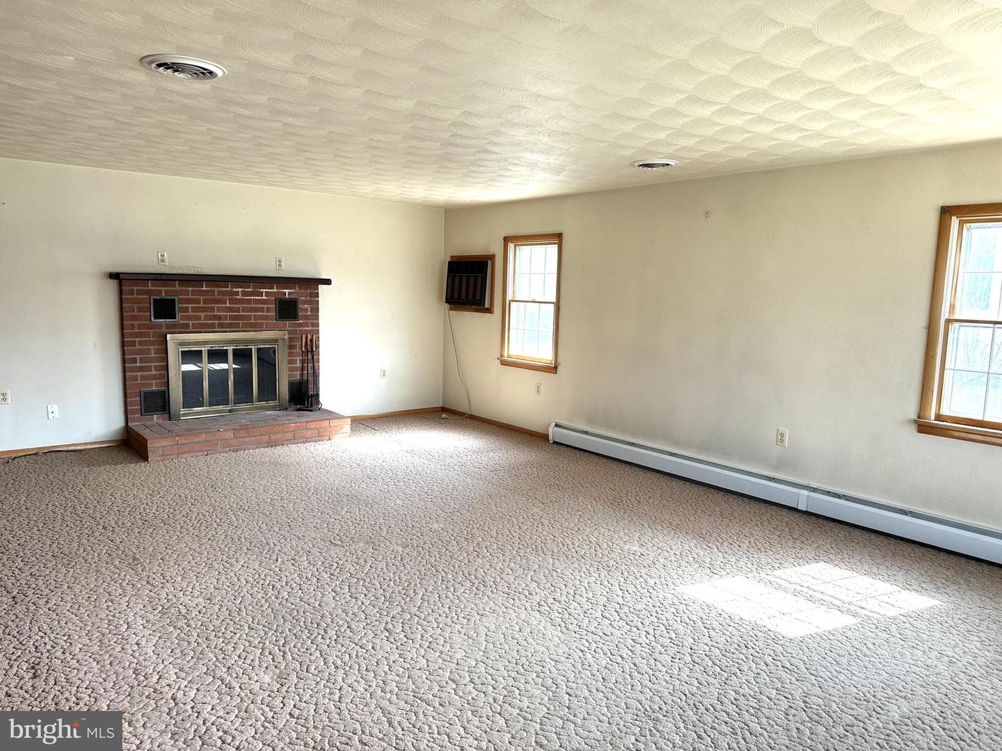 228 N McAllister Street photo 3