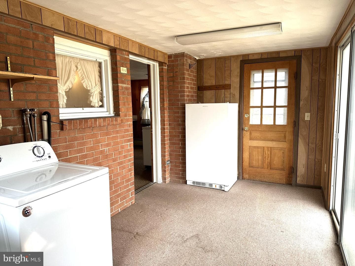 228 N McAllister Street photo 8