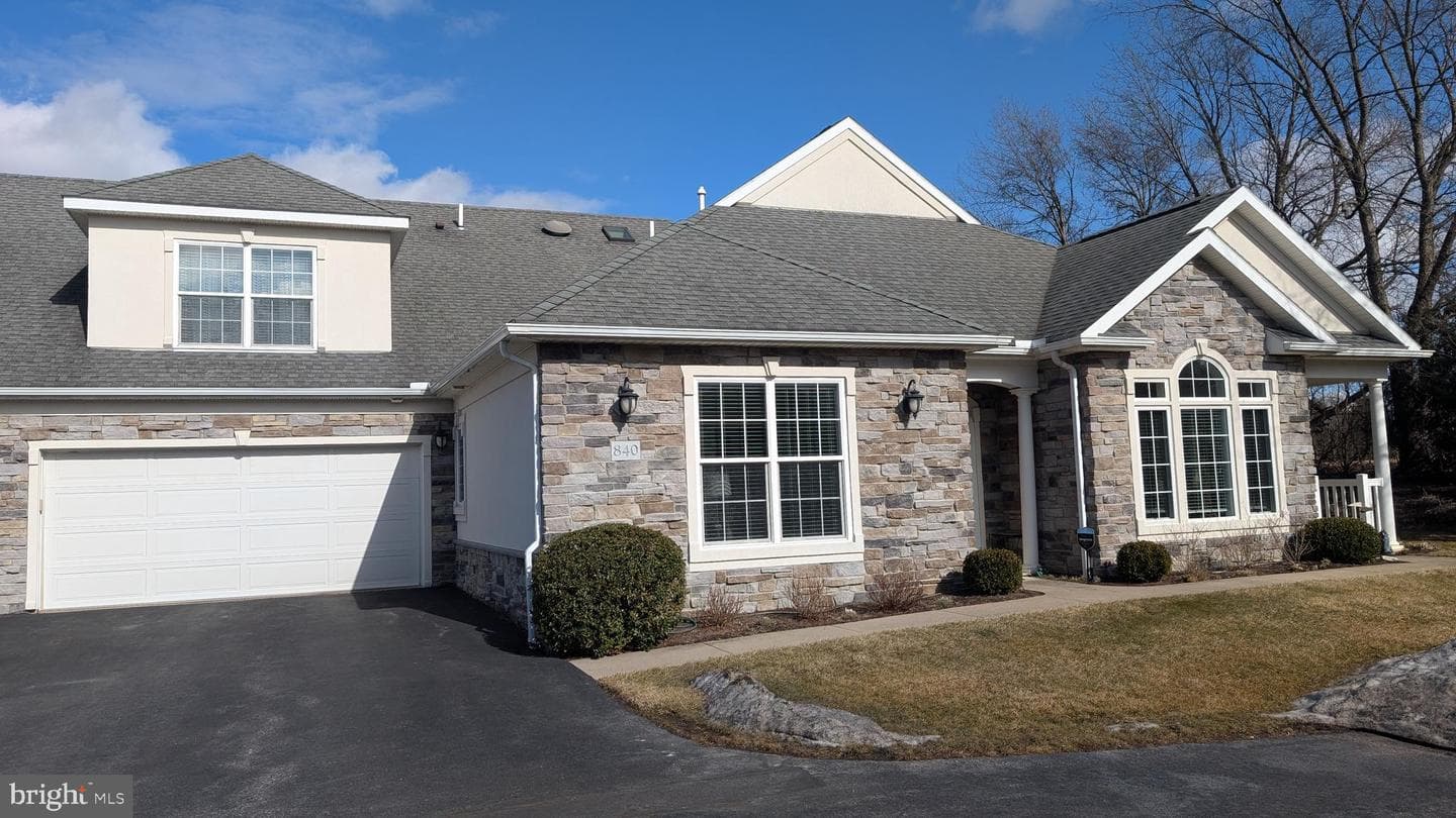 3221 Shellers Bend #840 photo 1