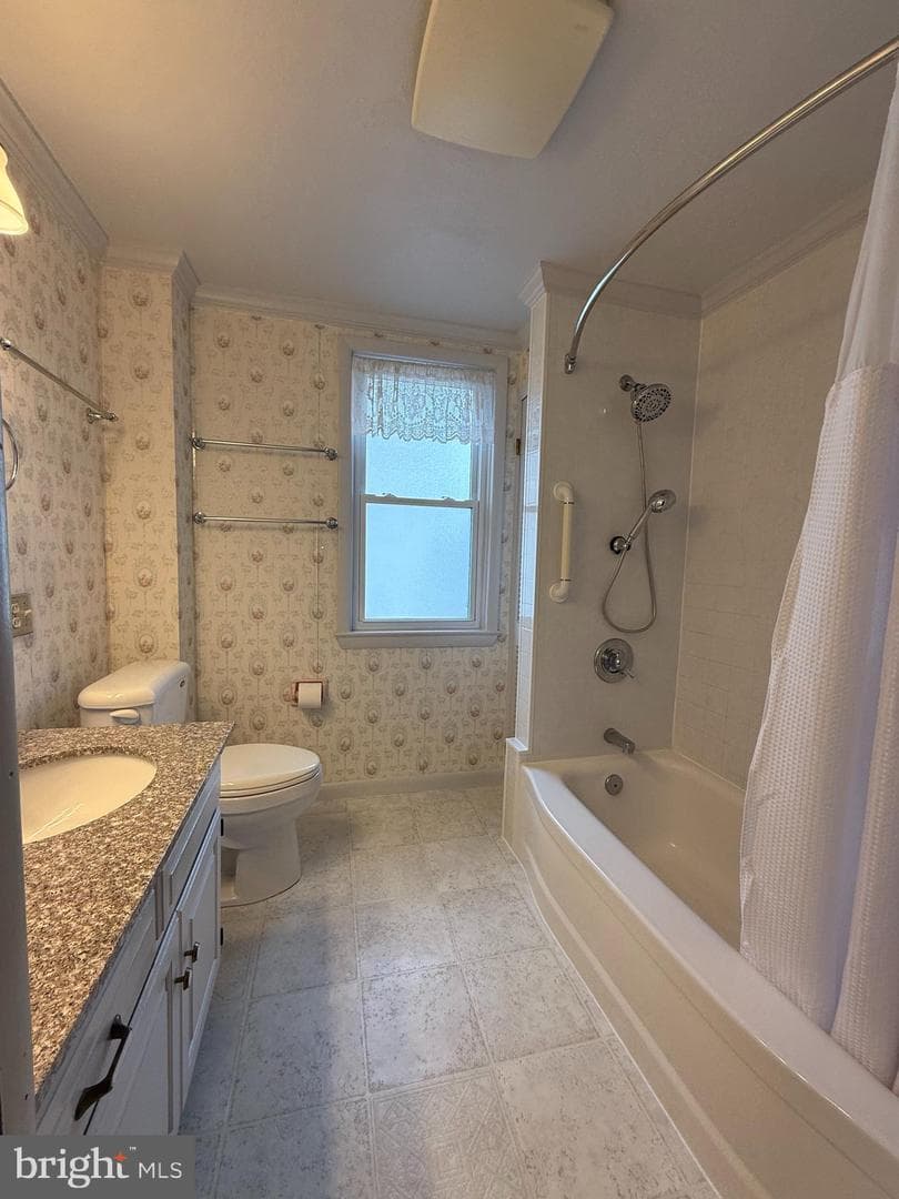 215 E High Street photo 20