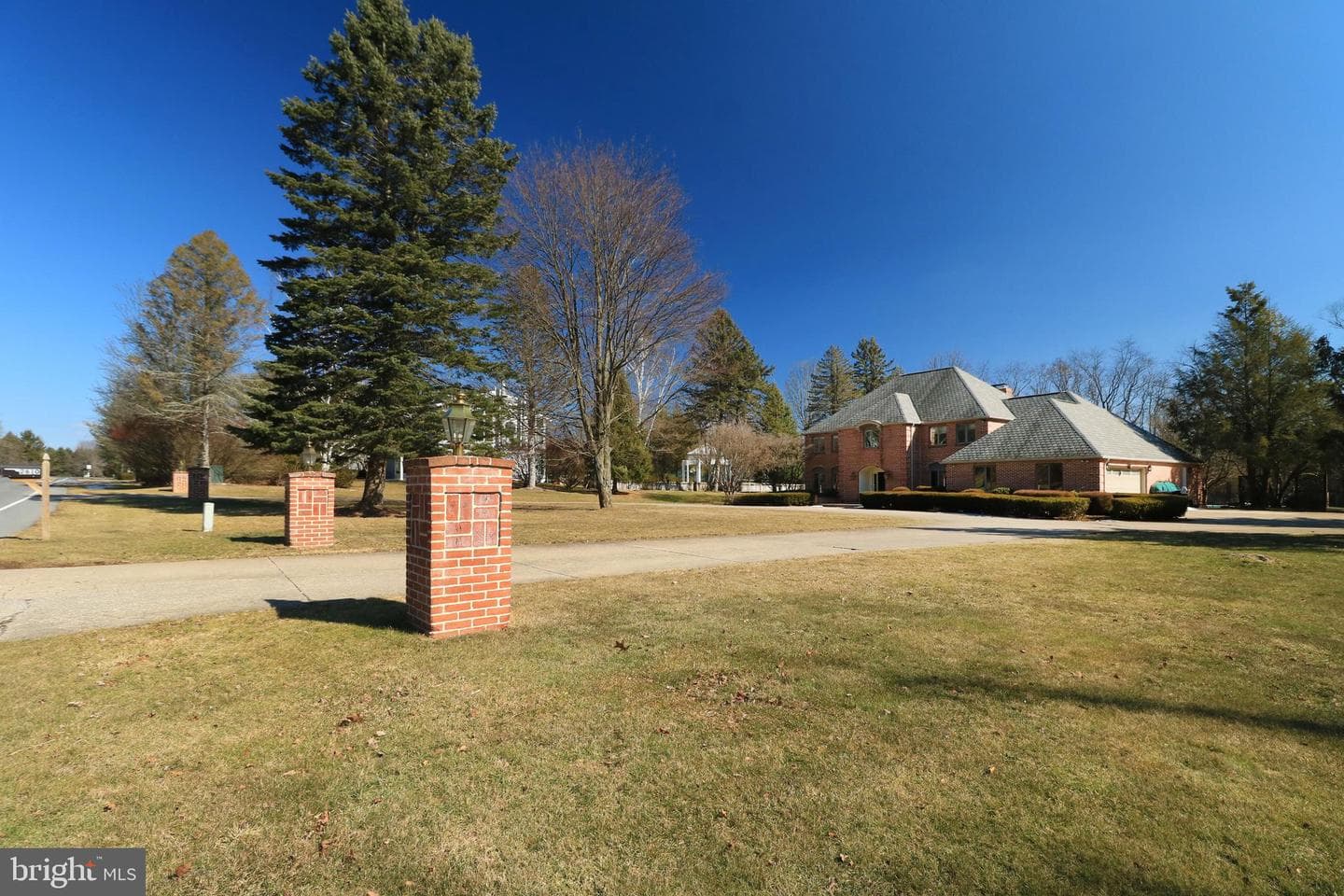 2610 Sleepy Hollow Drive photo 1