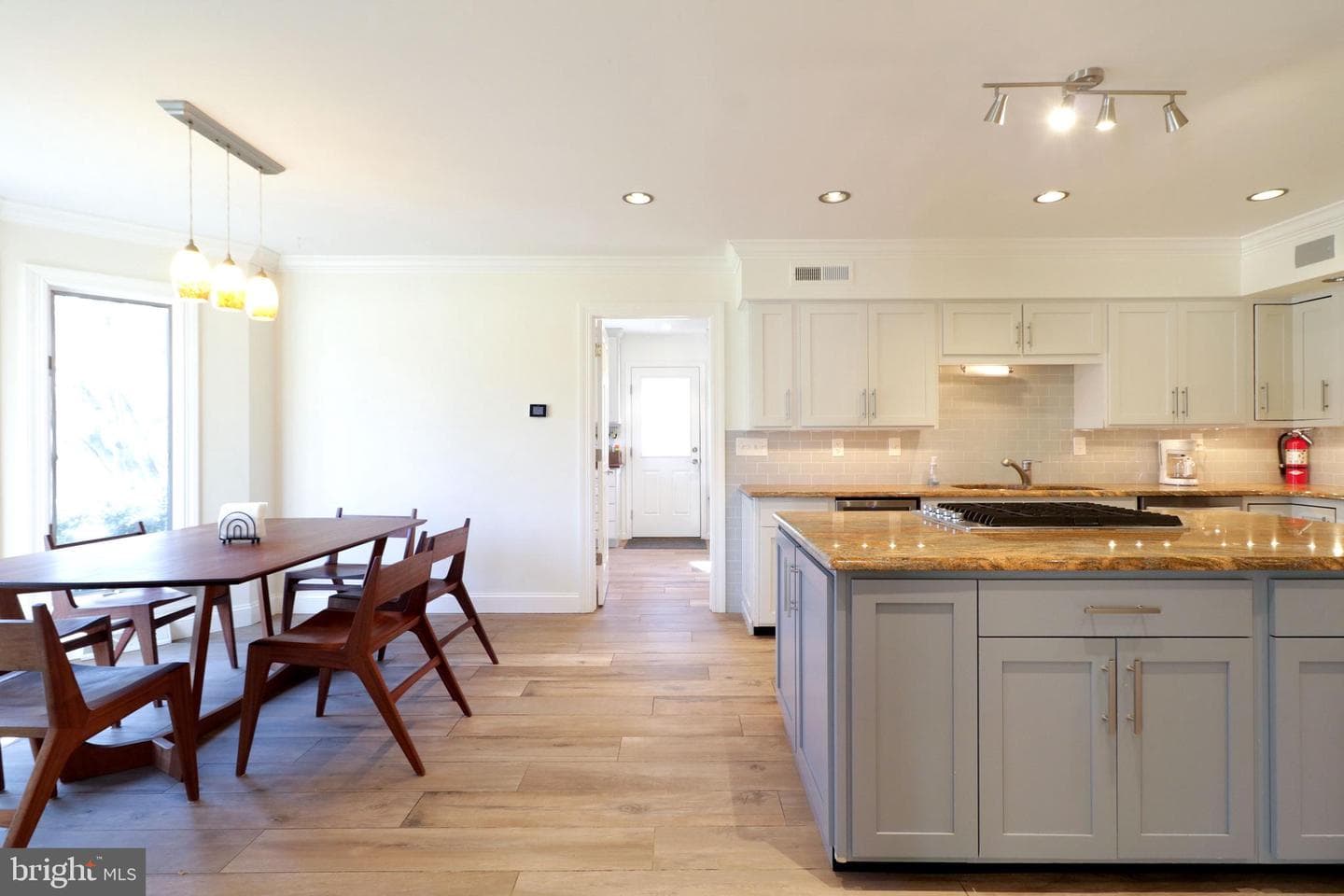 2610 Sleepy Hollow Drive photo 19