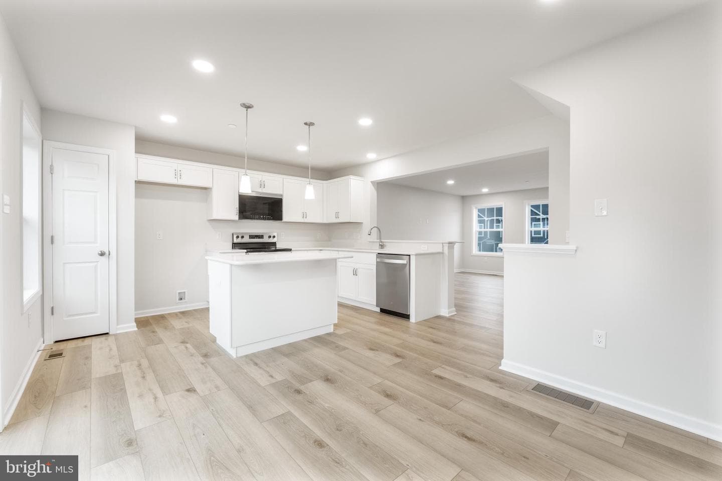 128 Dolomite Drive photo 3