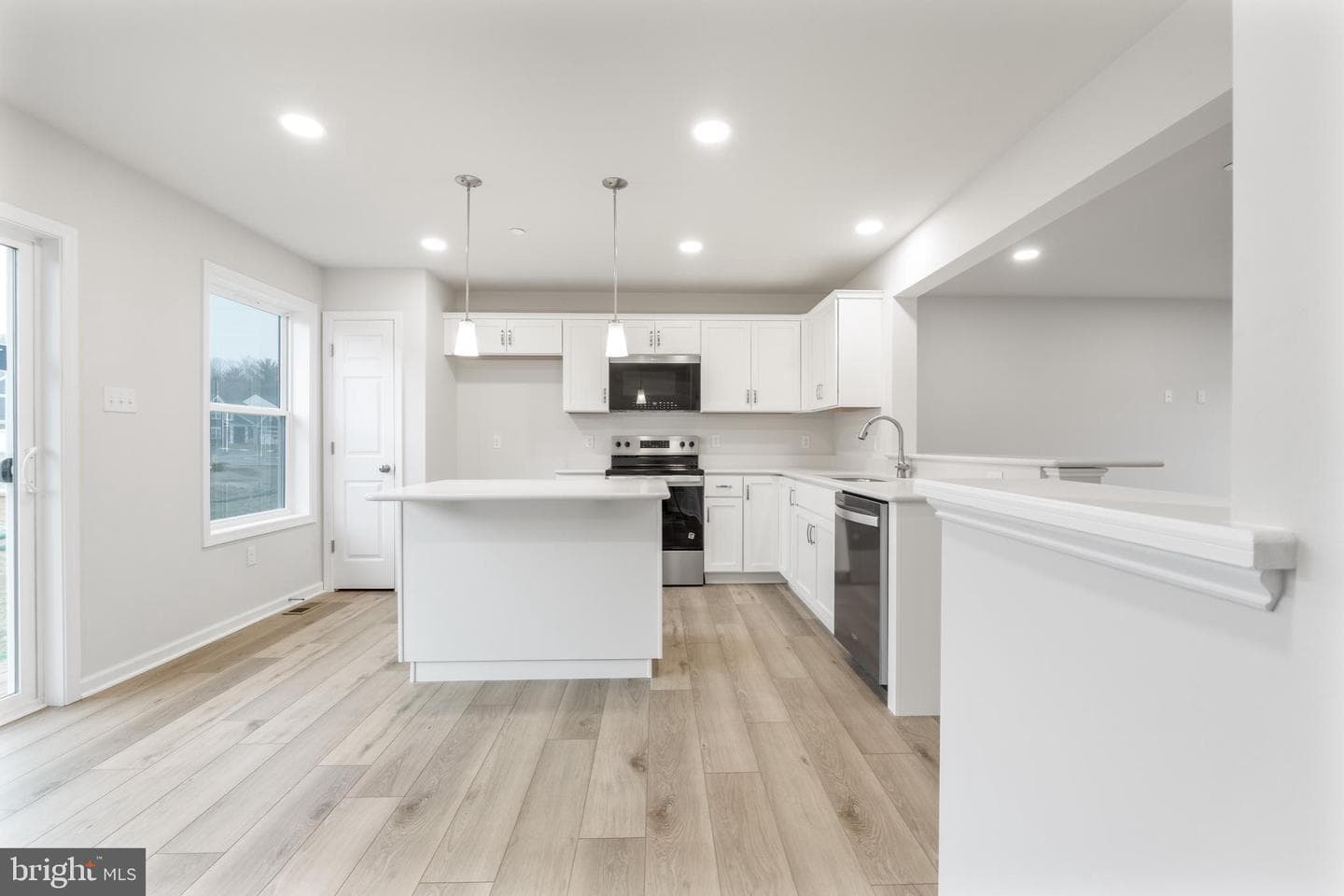 128 Dolomite Drive photo 4