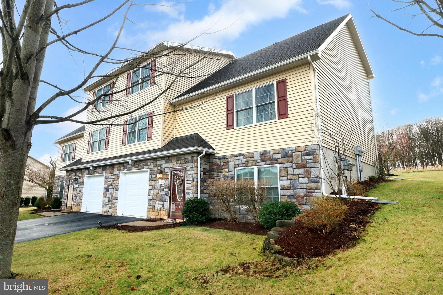120 Faust Circle photo 3