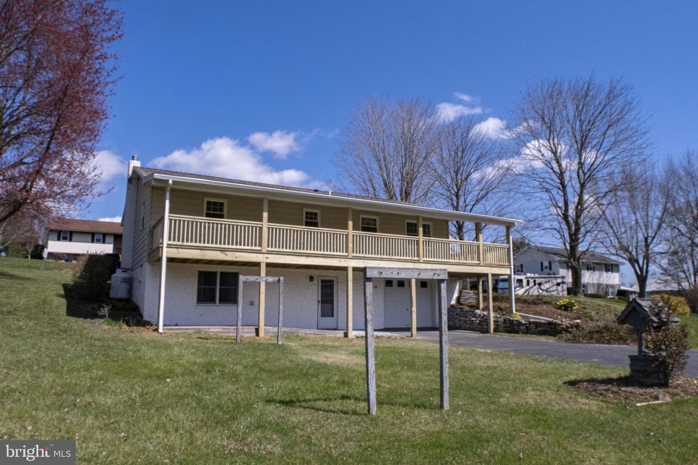 196 Scenic Drive photo 4