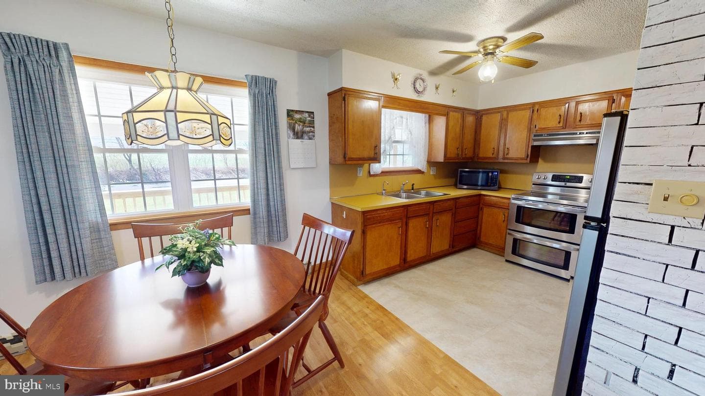 196 Scenic Drive photo 9