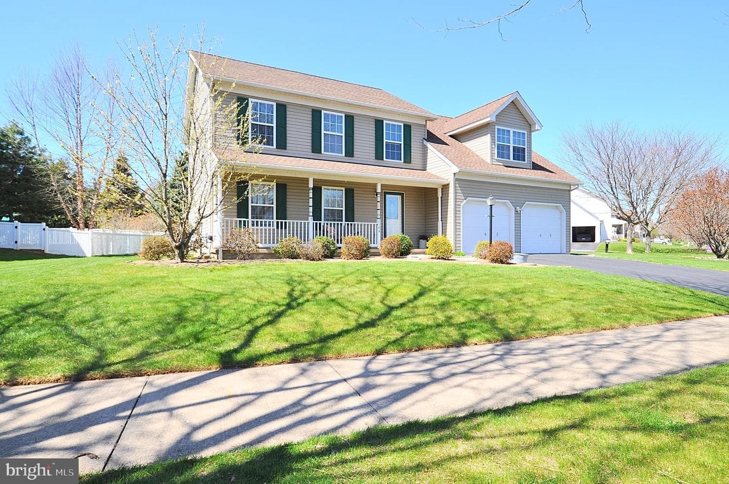 2164 Autumnwood Drive photo 2
