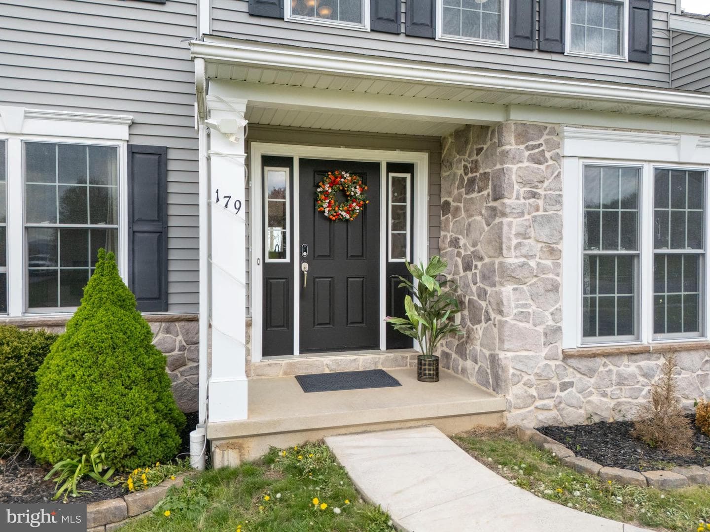 179 Chicory Avenue photo 2