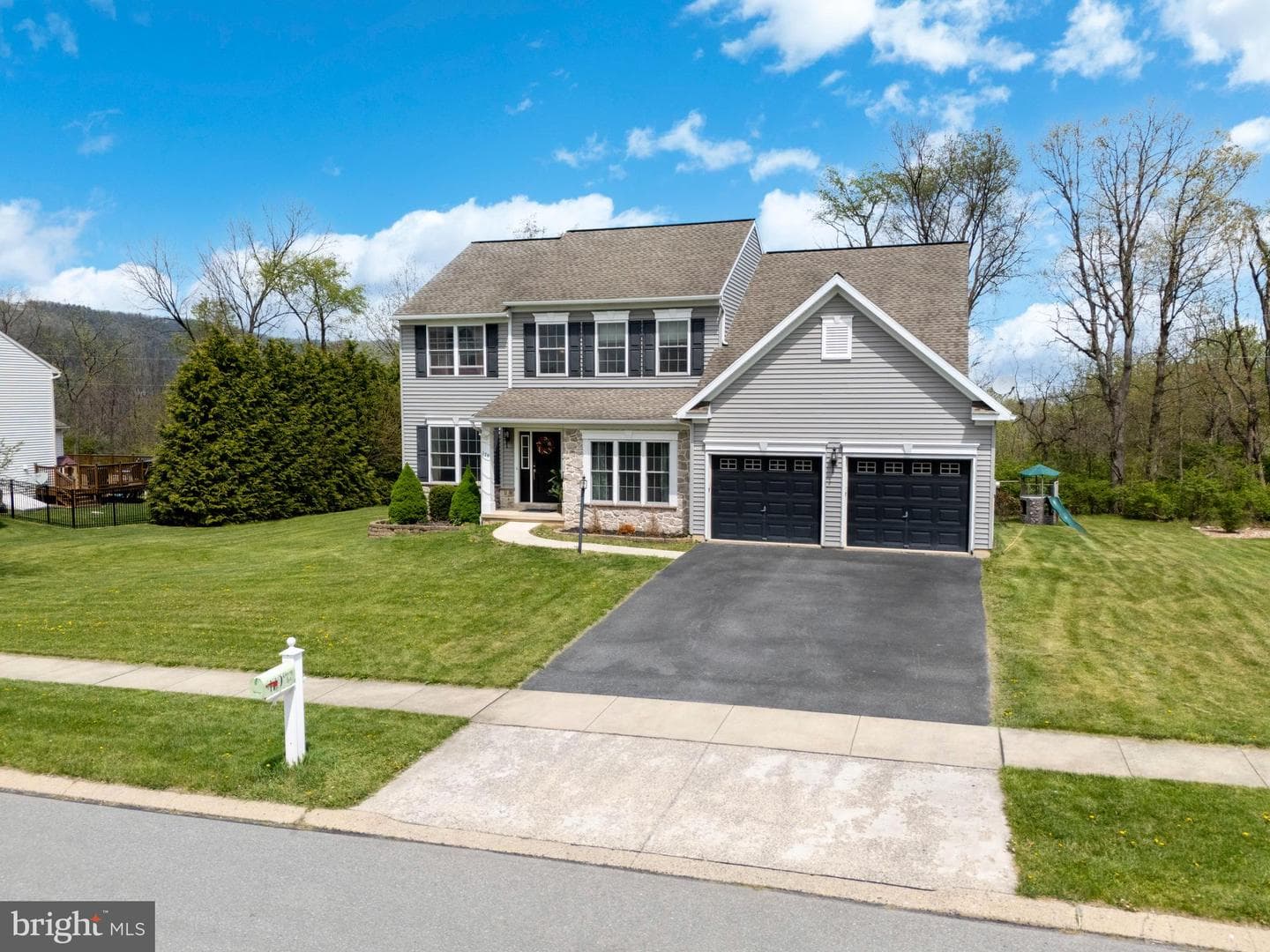 179 Chicory Avenue photo 49