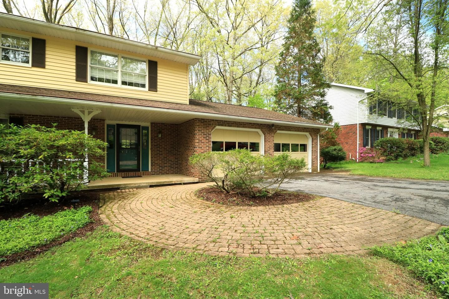 564 Lanceshire Lane photo 3